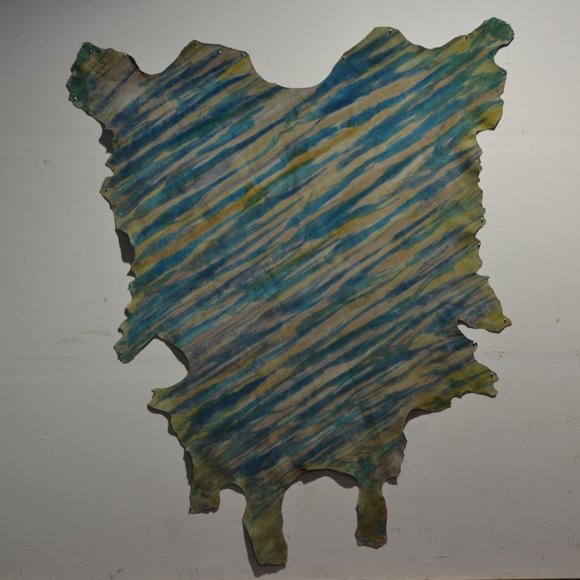 Cowhide Leather Rug Blue beige White Striped dyed - Picture 2 of 5